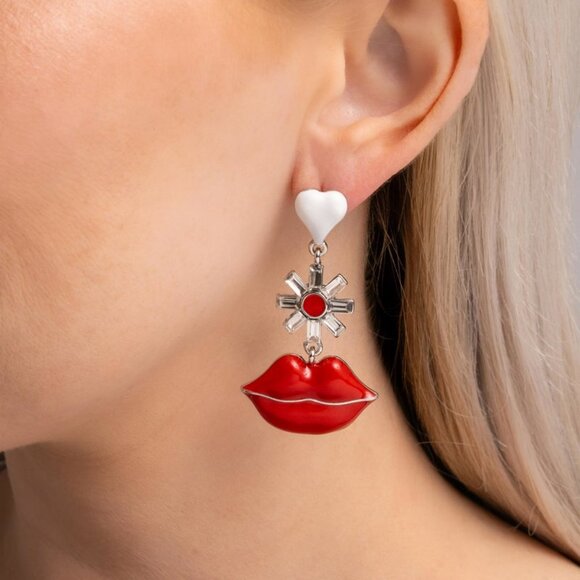 Let Me Kiss You - Red Earrings - Picture 2 of 2